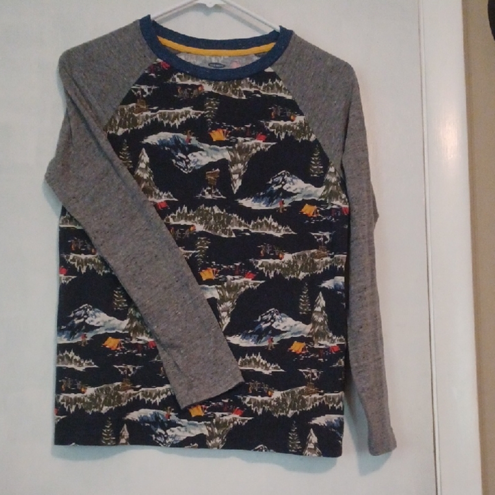 Old Navy Kids Long Sleeve Shirt with Mountain Print